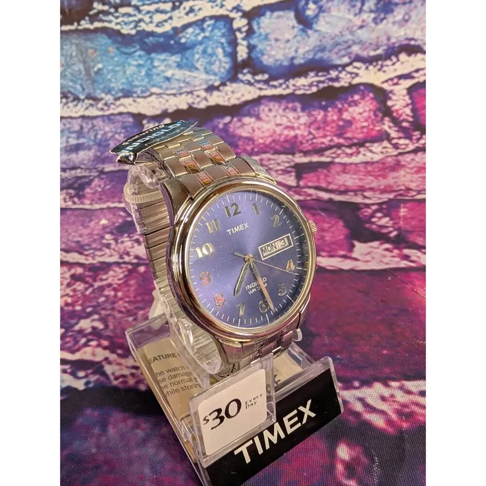 NOS New 2005 Timex Easy Reader Mens T26471 Indiglo Blue Face Silver Tone Watch